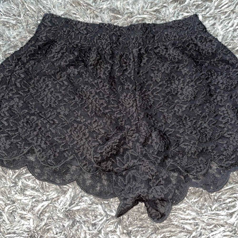 Free People black lace shorts scallop size XS